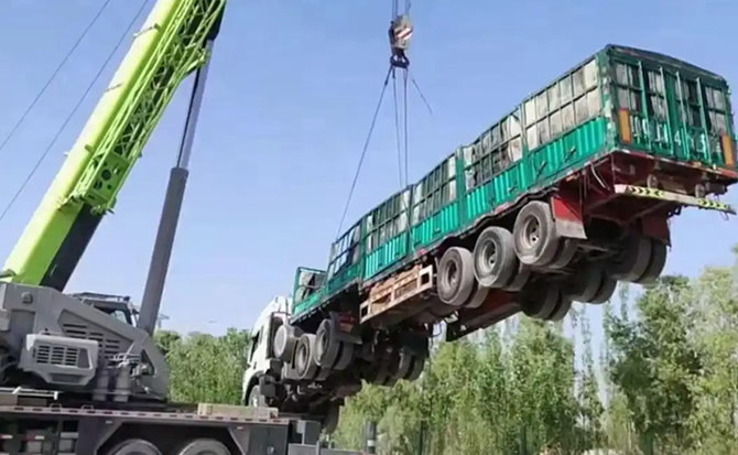 滴道区道路脱困救援案例